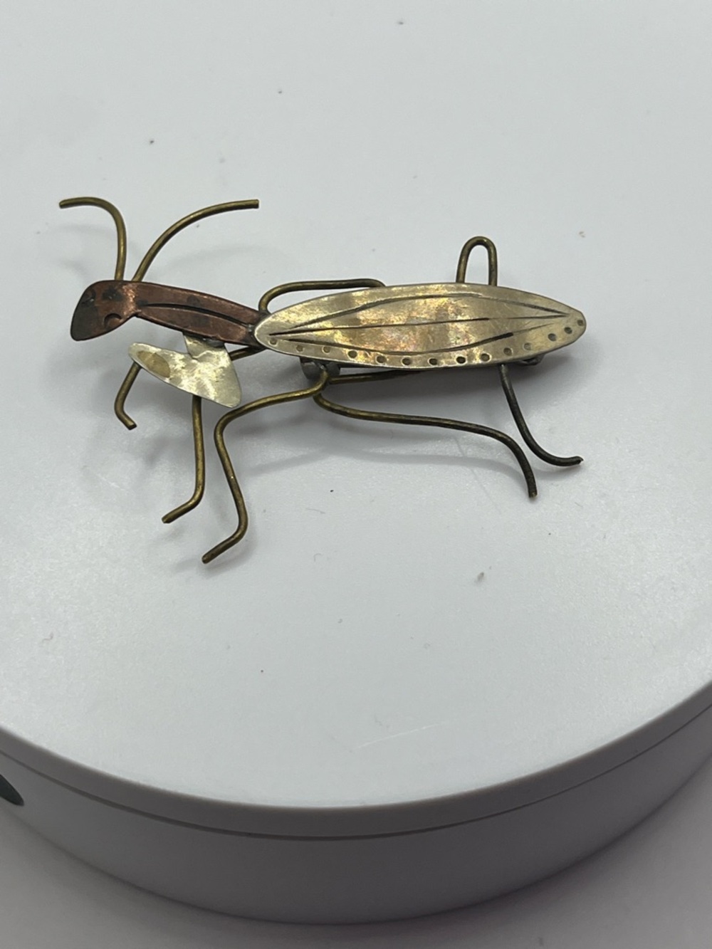 Vintage Brass Praying Mantis Brooch - Gold Tone